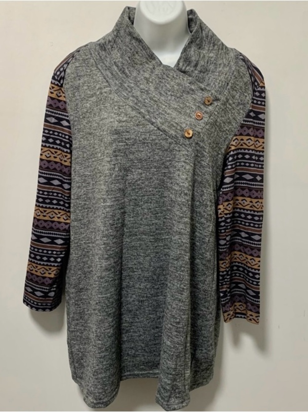 Misslook Cozy Grey Knit Tunic with Tribal Print Sleeves